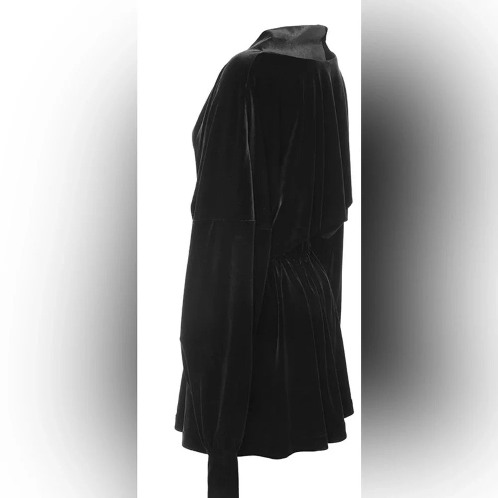 HOUSE OF CB AMBER
Black Velvet Off Shoulder Dress - Picture 14 of 17